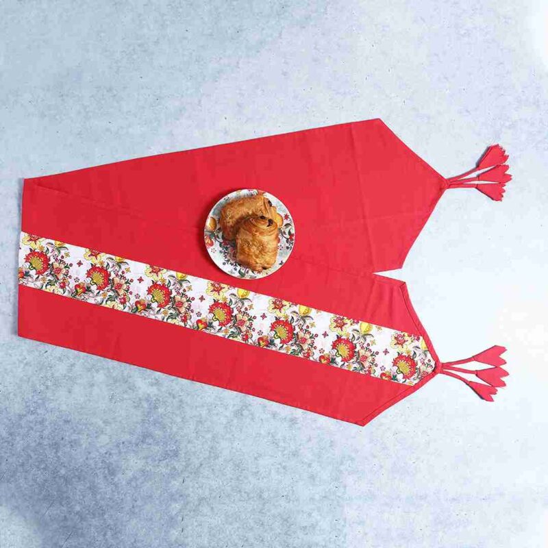 Como Table runner with floral print - Red - Image 5