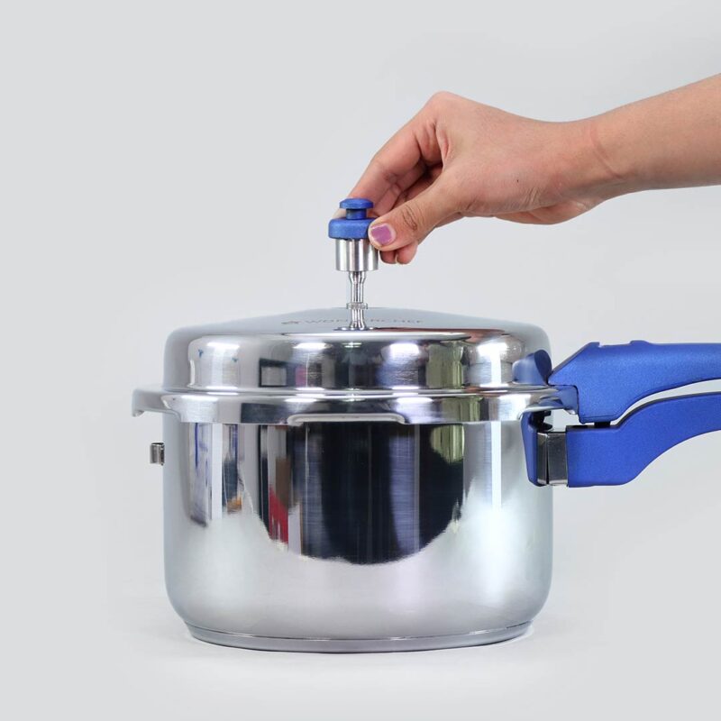 Nigella Pressure Cooker 3 Litres, Blue – Whistle - Image 3