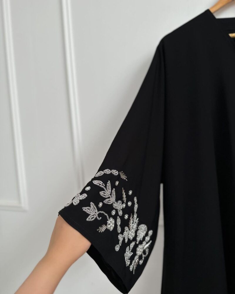 Stylish Embroidered Black Burqa for Women, Dubai Style - Image 5