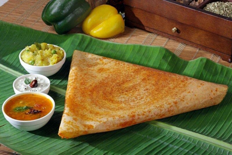 Madurai ARTISANS Club - Pure Iron DOSA/ROTI - KALLU/TAWA -with Wooden Handle (Black Color) (Flat TAWA - Wooden Handle) - Image 3