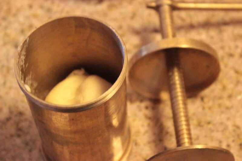 Whizzo Pure Brass 450gm Sev Sancha Machine with Free 6 Different Jali for Making Different Types of Sevaiya, Sev, Gathiya Murukku, Chakli, Bhujia Etc - Image 6