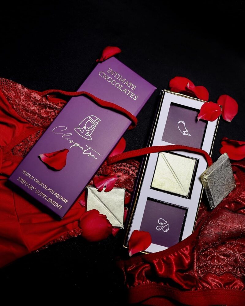 Cleopatra Intimate Chocolate Bars For Uplifting Mood, Vitality, More Desire & Enjoyment Best Gift Set Ideal For Men & Women, 60g With 1 Handcuffs (Hathkadi), 1 Blindfold & 2 Dice - Image 5