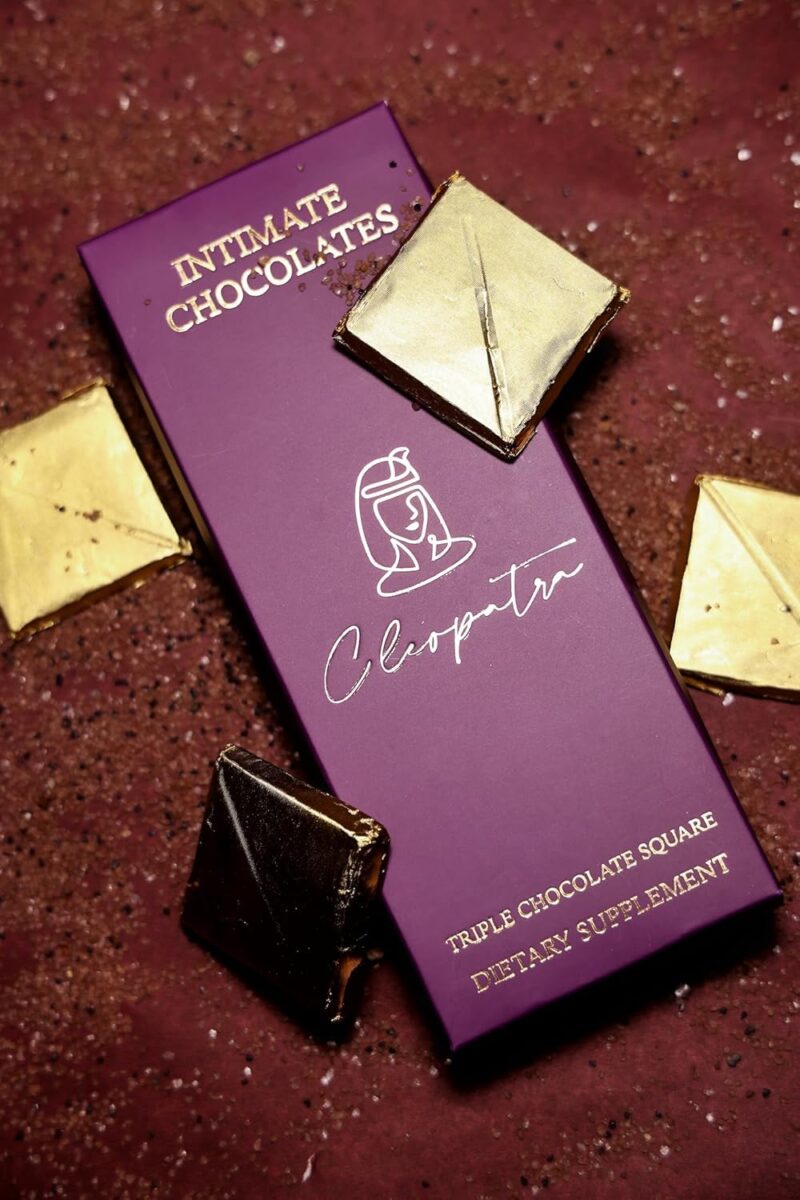 Cleopatra Intimate Chocolate Bars For Uplifting Mood, Vitality, More Desire & Enjoyment Best Gift Set Ideal For Men & Women, 60g With 1 Handcuffs (Hathkadi), 1 Blindfold & 2 Dice - Image 7