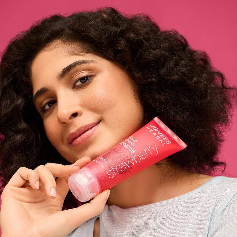 Jovees Face Wash - Strawberry, 120ml (Pack of 2) - Image 7