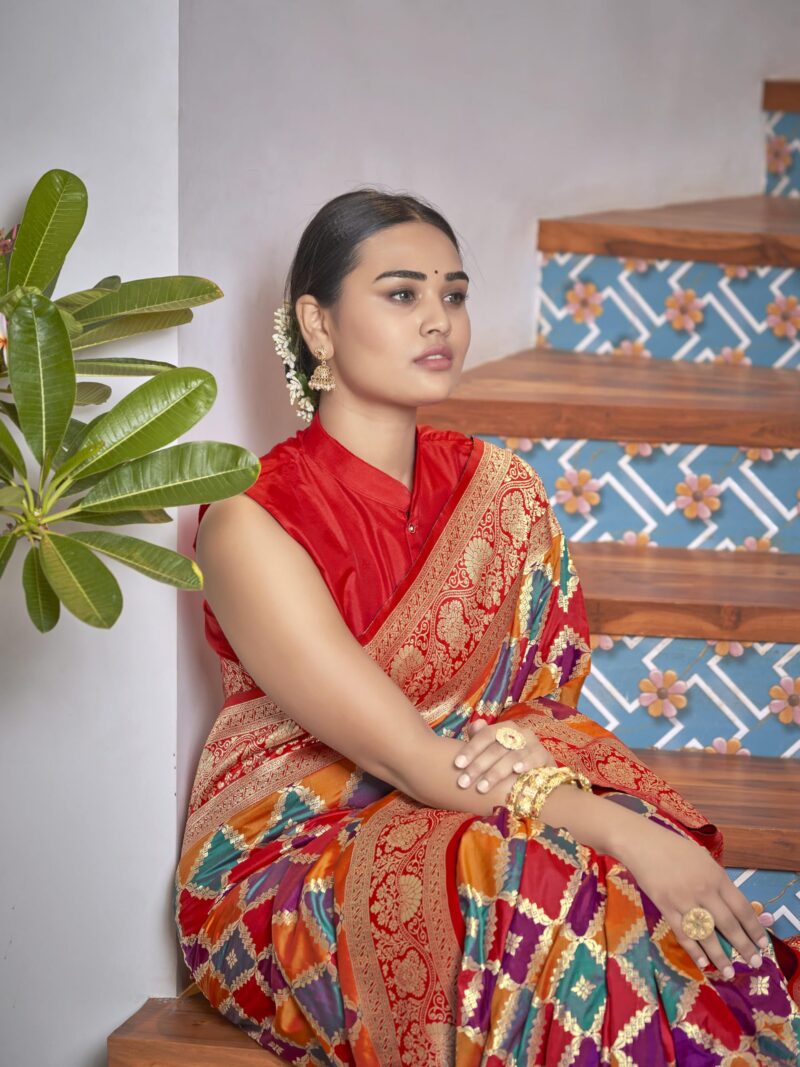 MANOHARI Women's Most Trendy Banarasi Woven Yellow with Multicolor Saree With Heavy Jacquard Work Saree With Blouse Piece - Image 4