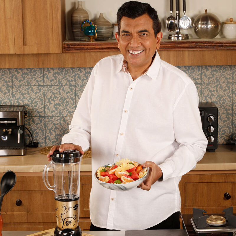 Nutri-blend Juicer, Mixer, Grinder, Blender & Smoothie Maker | 500W 22000 RPM 100% Full Copper Motor | Stainless steel Blades | 3 unbreakable jars | 2 Years warranty | Recipe book by Chef Sanjeev Kapoor | Champagne - Image 4