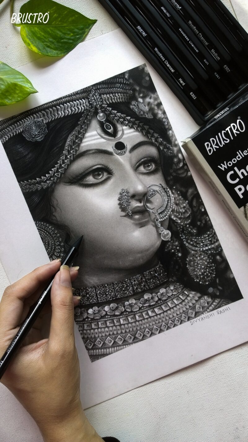 Brustro Woodless Charcoal Pencil Set of 6 (3 Soft, 2 Medium, 1 Hard) - Image 4