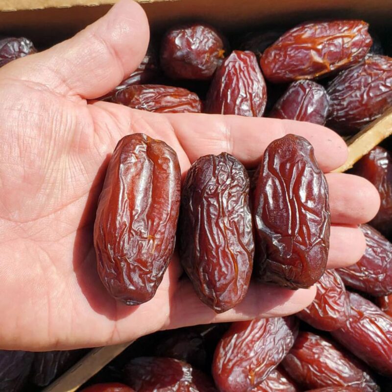 JB&CO - Medjoul Dates - 500g Premium International King Medjoul Khajoor, No Added Sugar, No Preservatives, Plump and Juicy,100% Natural and Vegan, Jar of 500g - Image 5