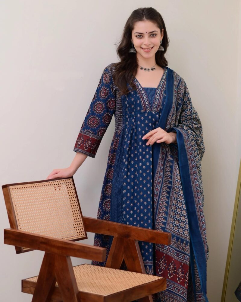 KLOSIA Women Printed Anarkali Kurta and Pant Set with Dupatta Teal Blue - Image 3