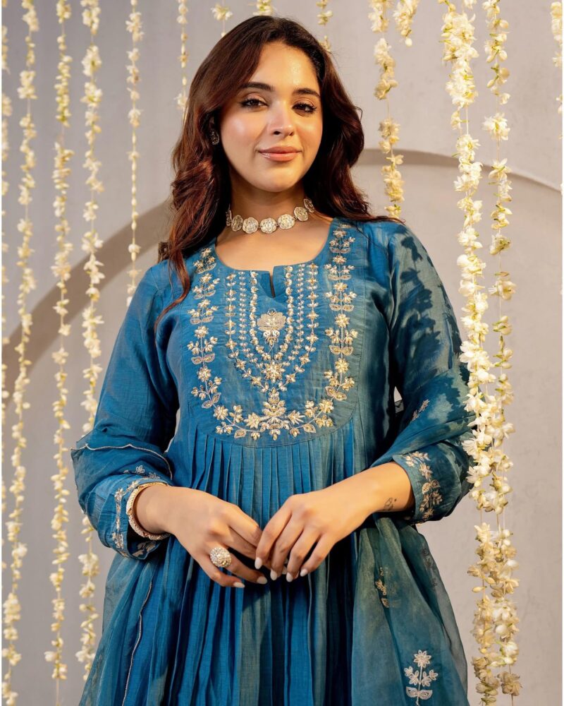Nermosa Women Embroidery Solid A-Line Kurta and Pant Set with Dupatta (IN, Alpha, L, Morepeach) - Image 2